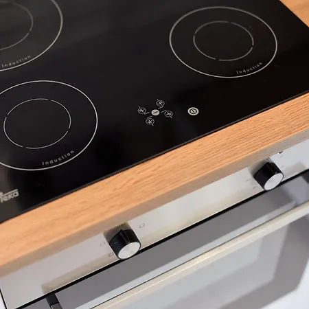 Neon By Bookinghost Breslau