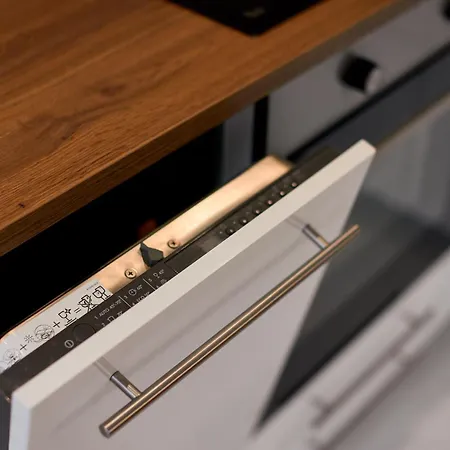 Neon By Bookinghost Apartment *