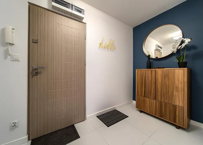 Neon By Bookinghost Wrocław